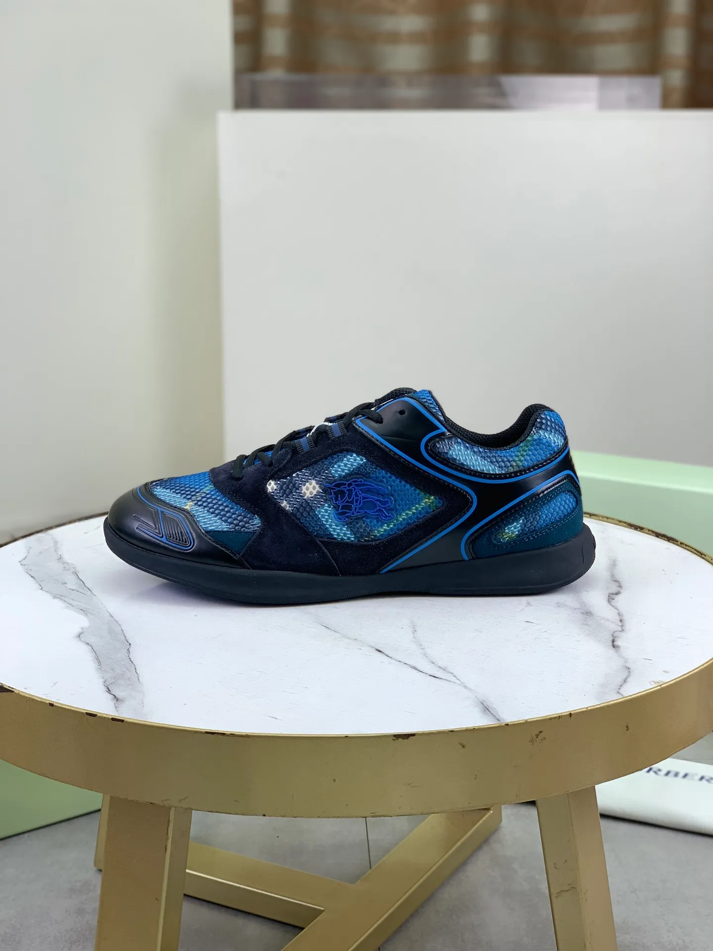 Factory price P720 [BURBERRY] Burberry - High-end quality original order - Upper: imported 🔝 original material - Inner lining: cowhide lining, feet; water-dyed cowhide - Outsole: ultra-light TPR rubber; two-color molded outsole - Ultra-high quality control·Fine workmanship: highlighted (high-end·nobility·grade) -Size: 36-46 for men and women Color: 4️⃣colors available